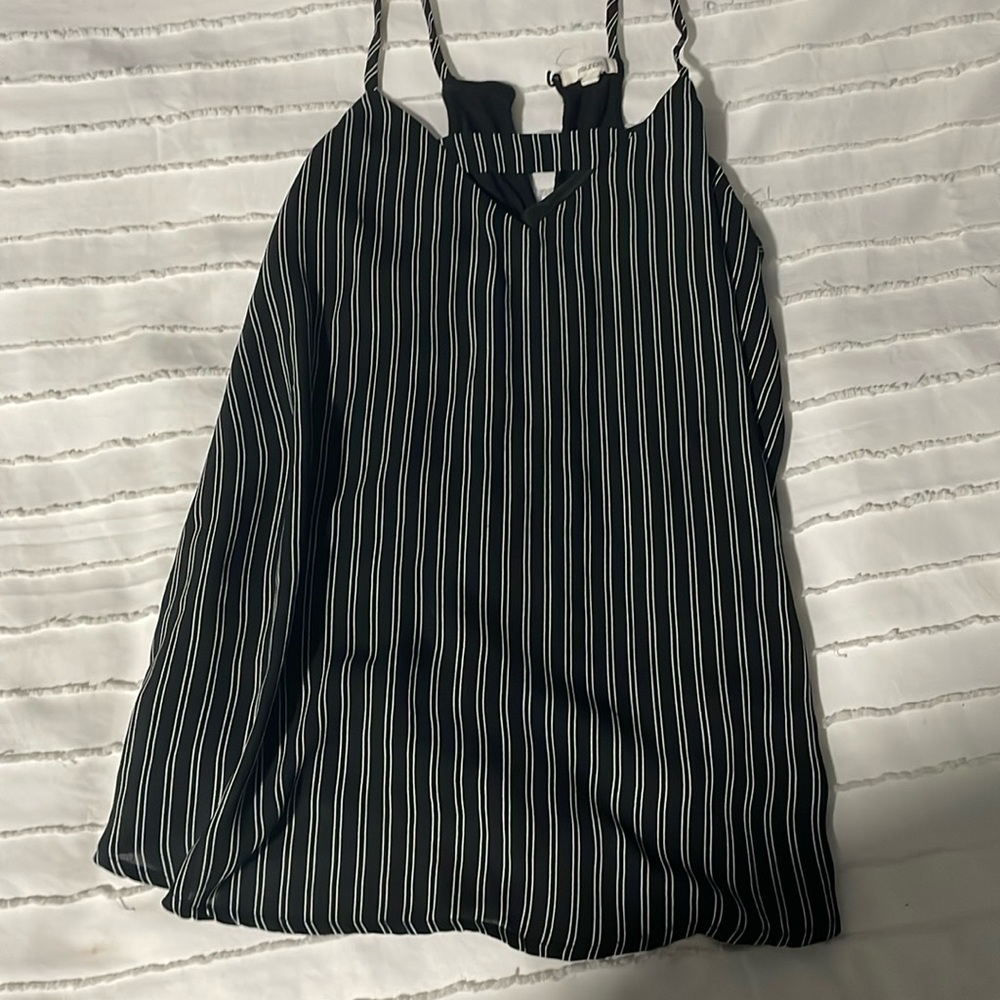 ⭐️SALE⭐️ maurices basic flowy summer tank top size small